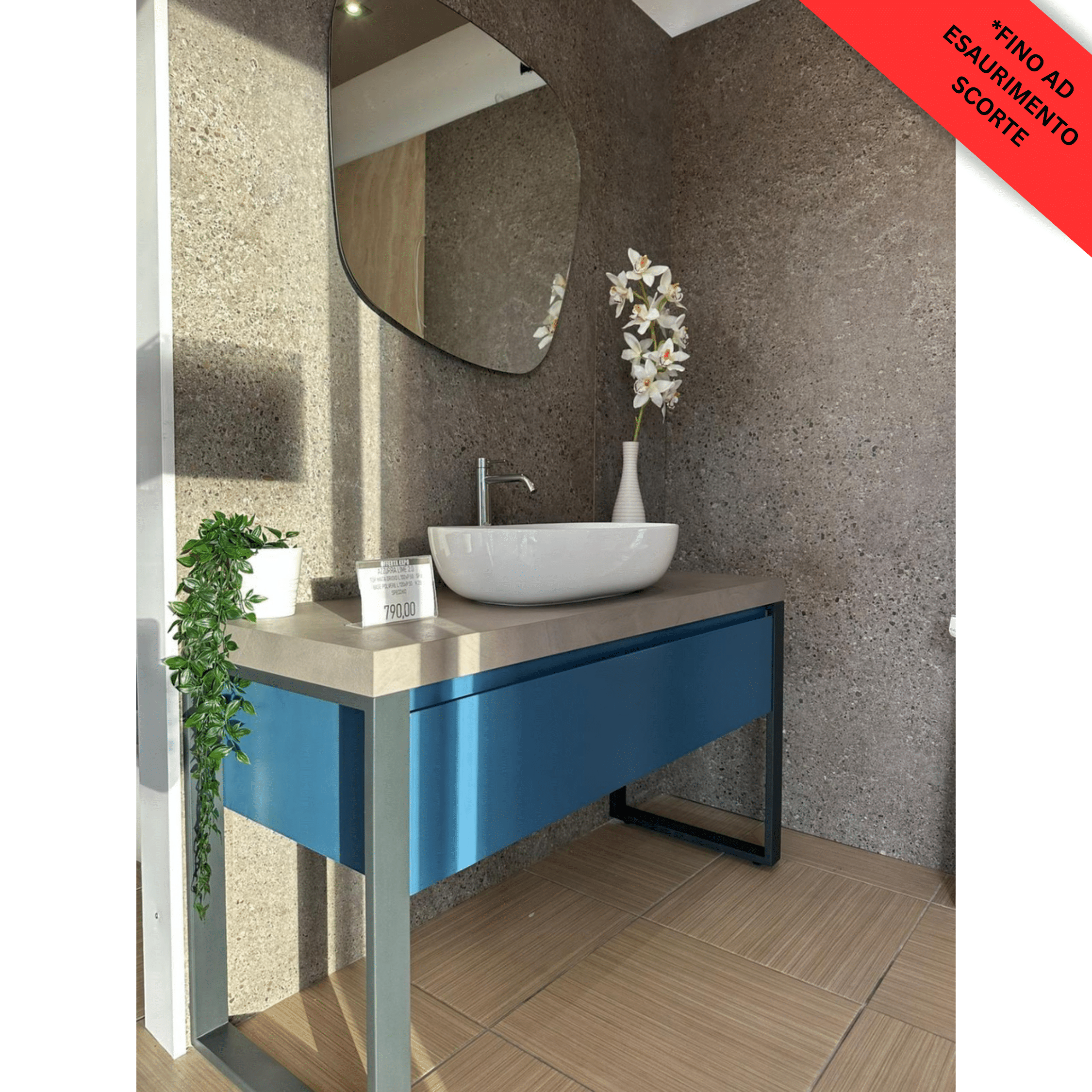 Offerta Expo' Mobile Bagno a Terra da 132 cm Colore Grigio/Polvere Specchio Con Lampada Led Completo Di Lavabo Azzurra "Lime"