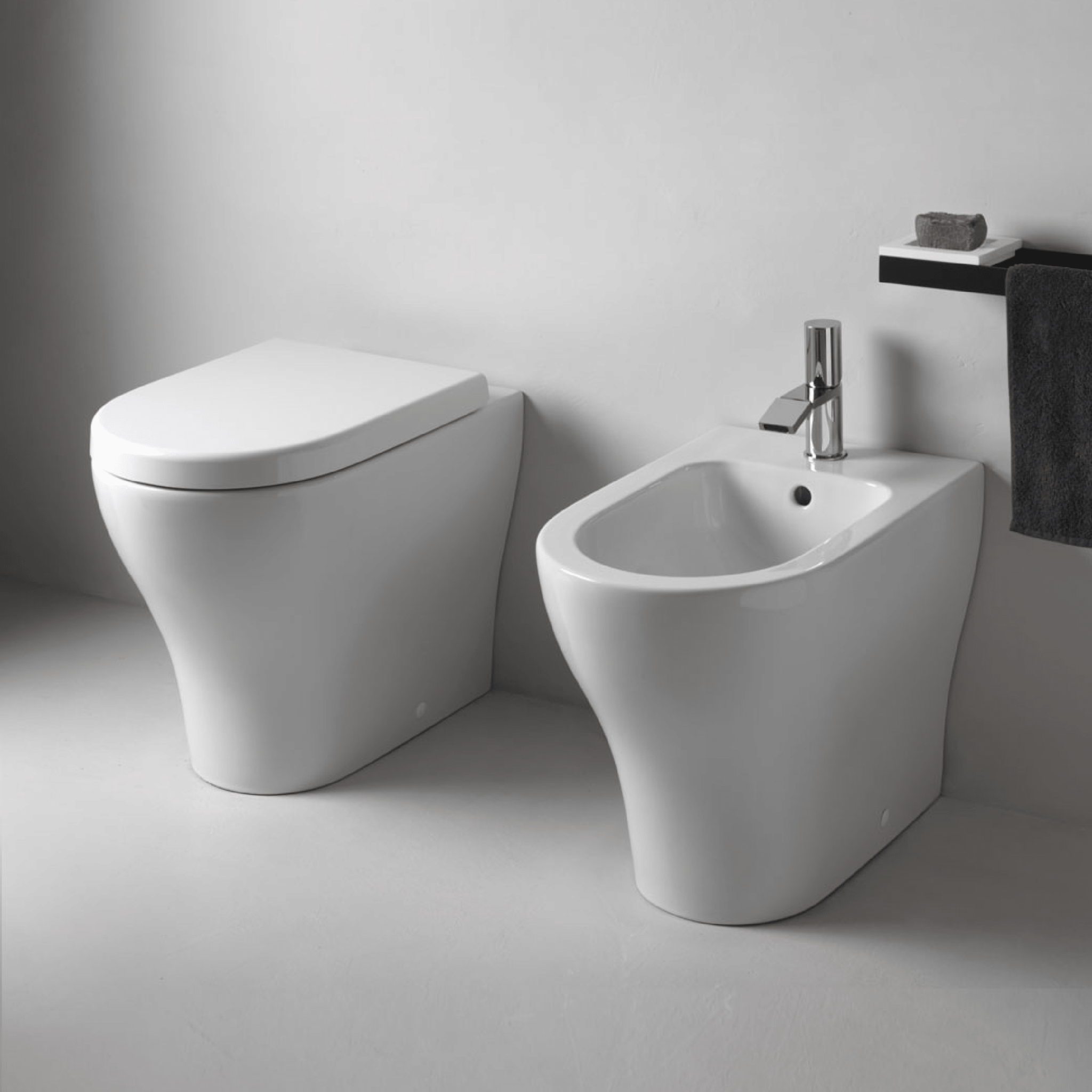 Coppia Di Sanitari a Terra Senza Brida Ceramica Cielo "Enjoy 53" Bianco Lucido - Dabicasa