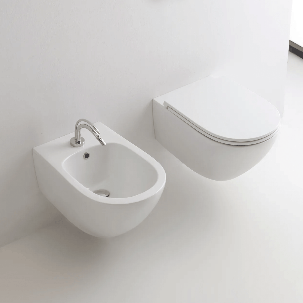 Image of Coppia Di Sanitari Kerasan Sospesi Senza Brida Bianco Lucido &quot;Aquatech&quot; cod009