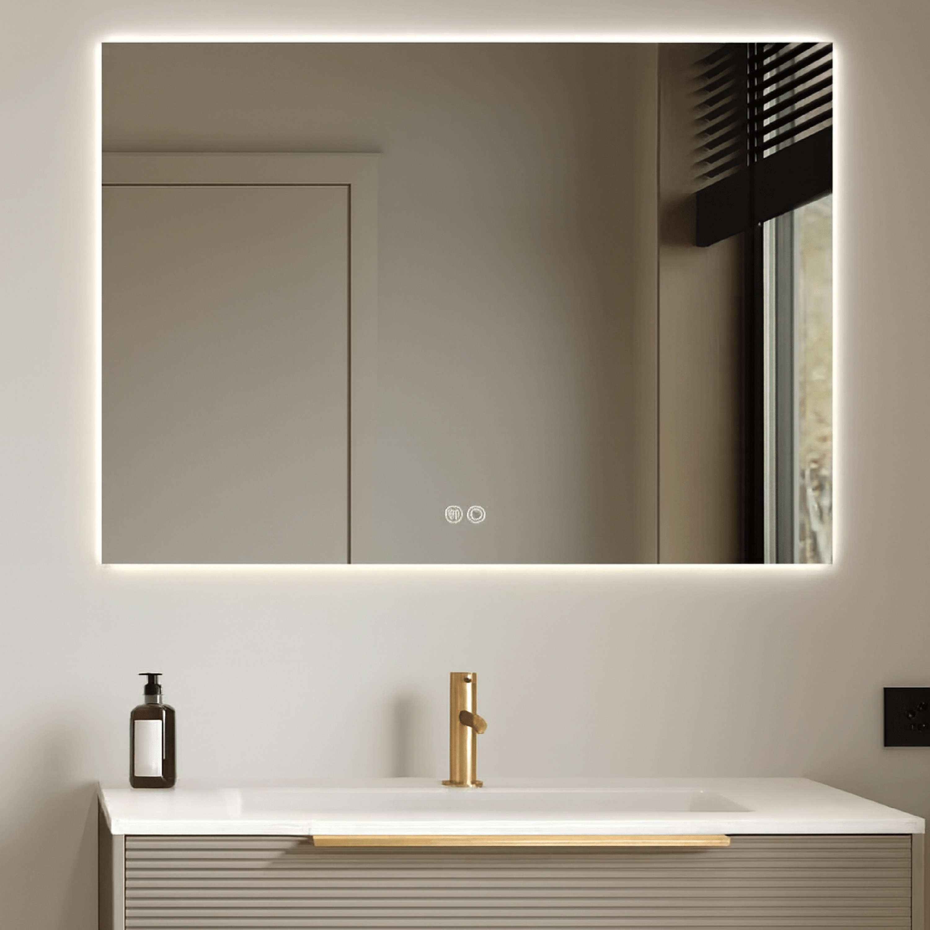 Specchio Rettangolare Retroilluminato 100x75 Con Touch Accensione Bluetooth e Tasto Antifog "Physis"