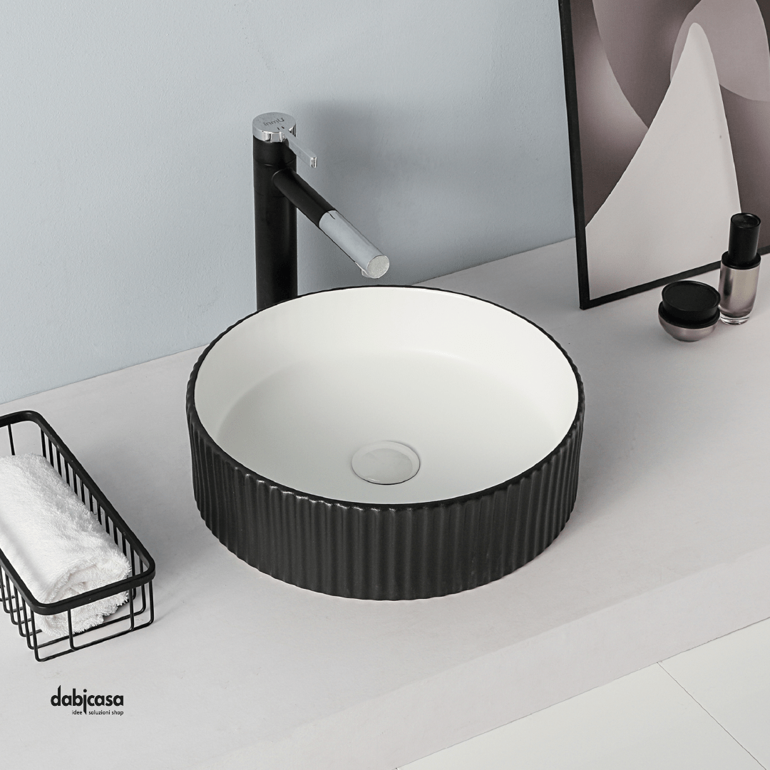 Lavabo D'Appoggio Tondo Ruvido "Break The Rules" Da Diam.40 Cm In Ceramica Finitura Nero Matto/Bianco Matto - Dabicasa