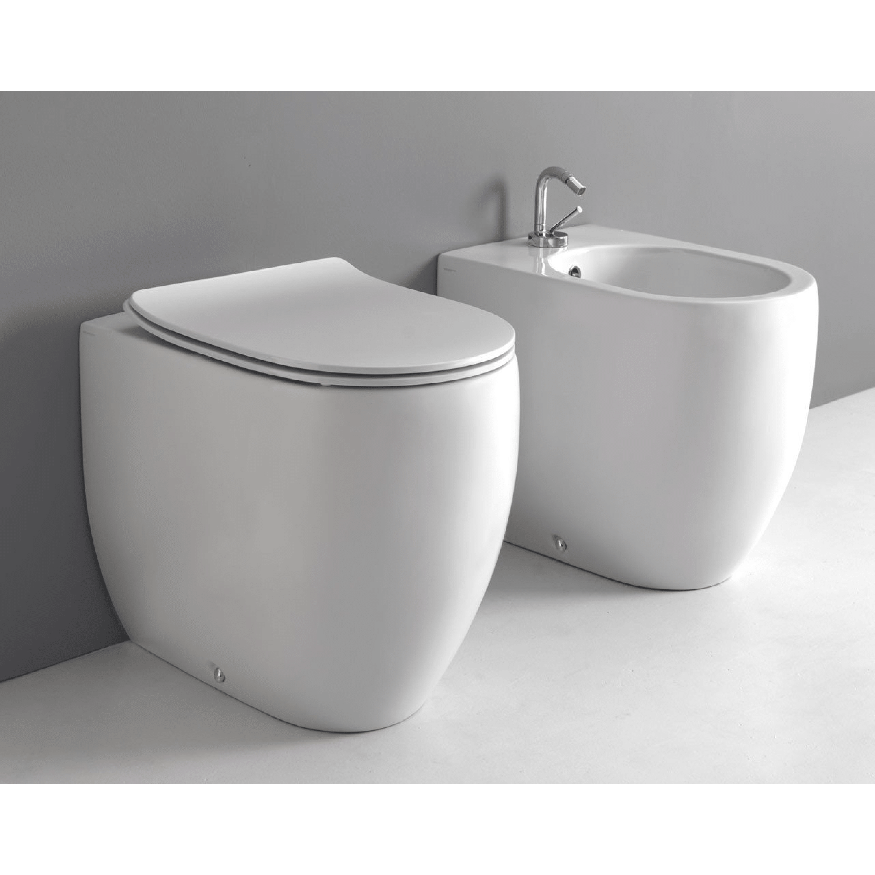 Coppia Di Sanitari a Terra Senza Brida Traslato Kerasan "Flo 53" Bianco Opaco