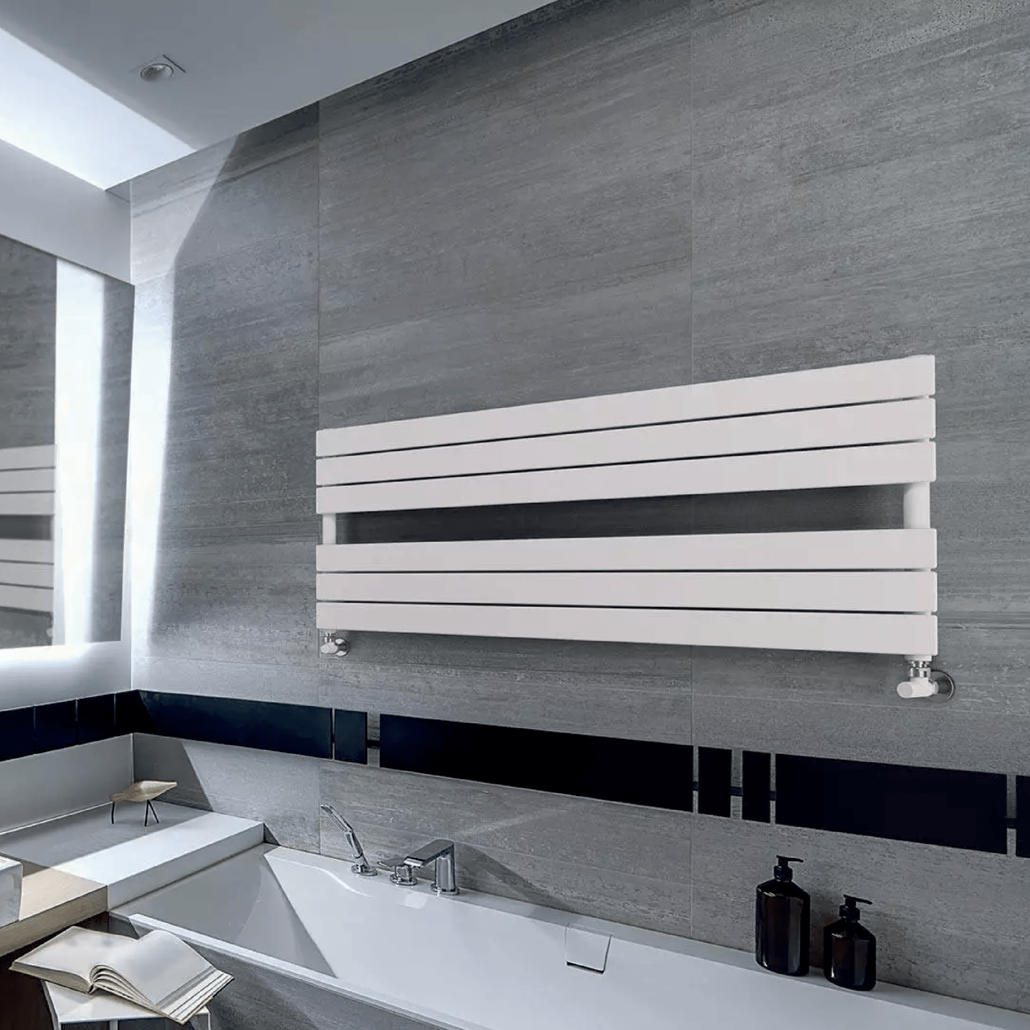 Termoarredo Scaldasalviette Orizzontale 120x53 Interasse 115 cm Lazzarini "Genova" Bianco - Dabicasa