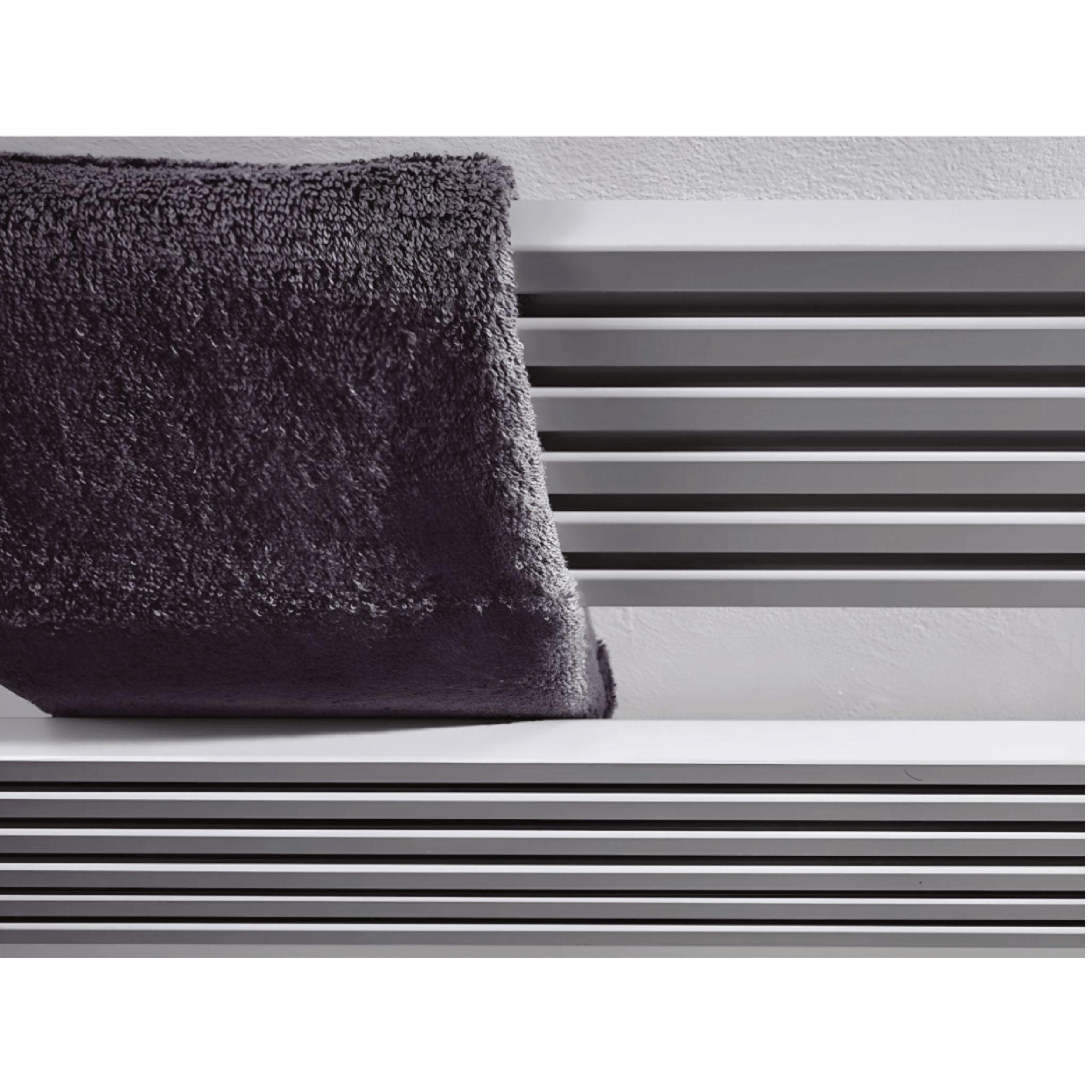 Termoarredo Scaldasalviette Orizzontale 140x58,4 Interasse 136 cm Antrax "Bdo Trim" - Dabicasa