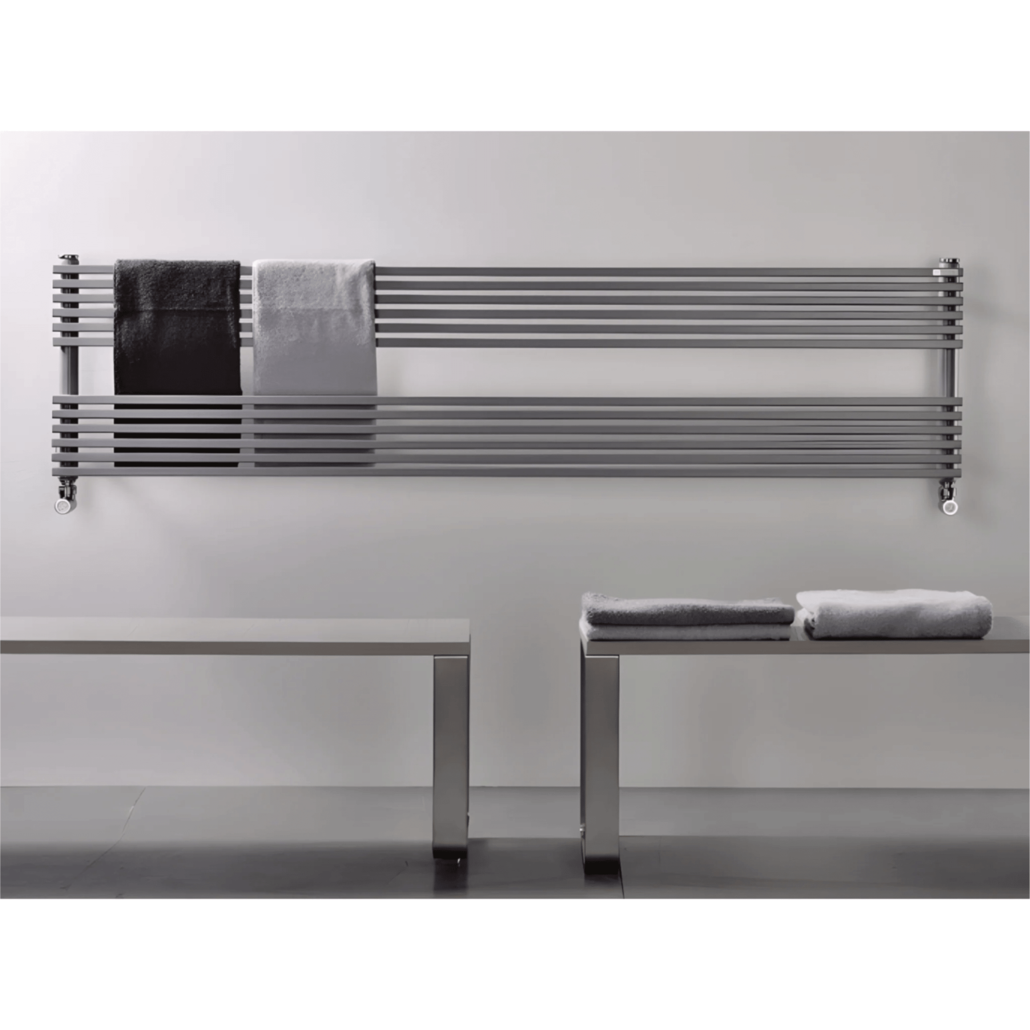 Termoarredo Scaldasalviette Orizzontale 140x58,4 Interasse 136 cm Antrax "Bdo Trim" - Dabicasa